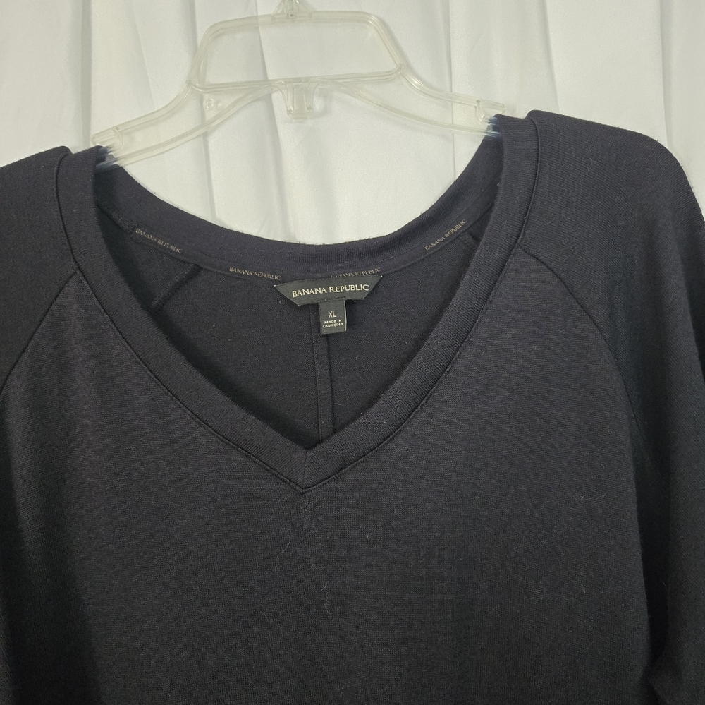Banana Republic Black V-Neck Long Knit Sweater Size XL